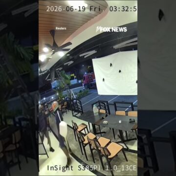 1793162691_maxresdefault.jpg Arsonist sets OWN feet ON FIRE while torching new restaurant #shorts #world #crime #viral